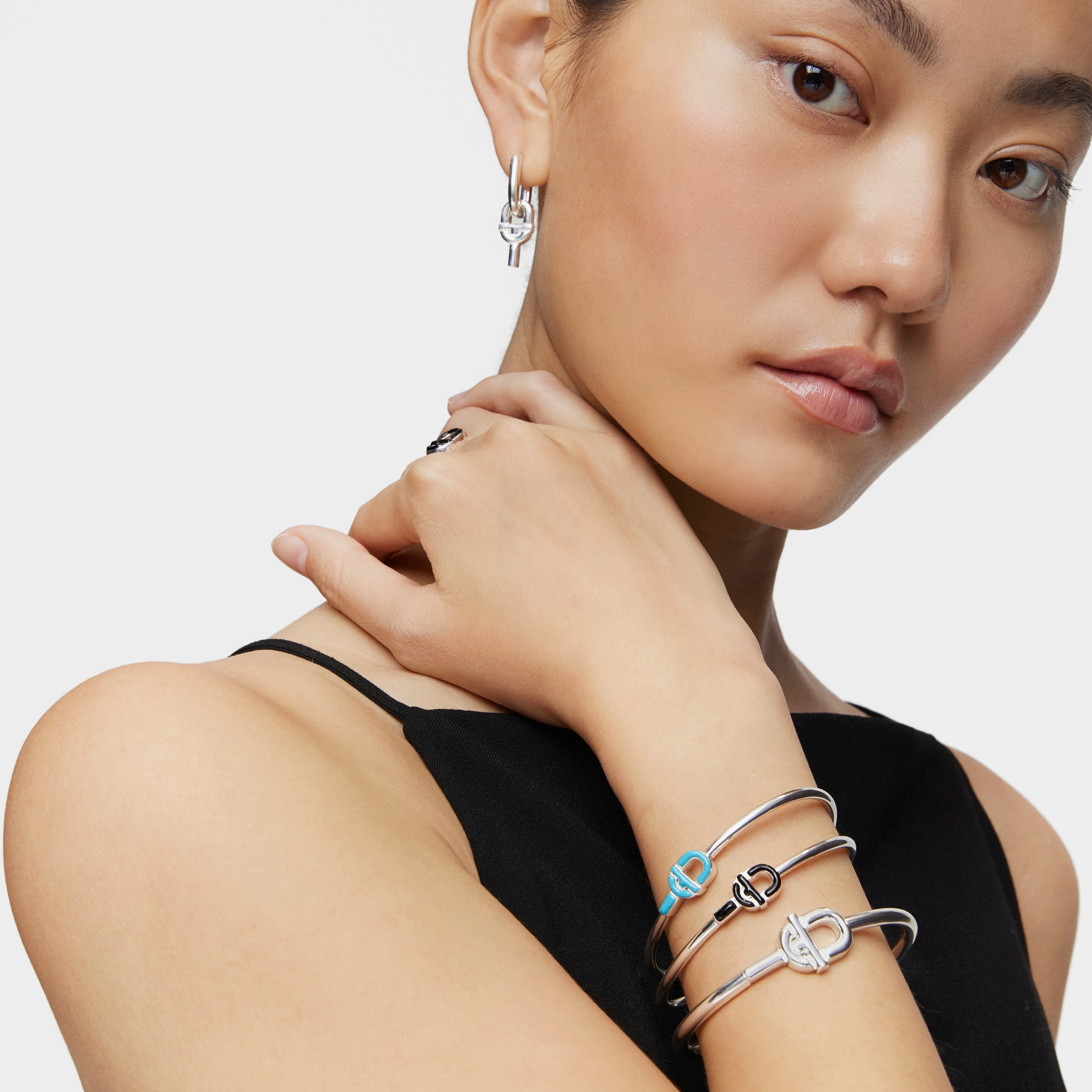 Silver Bangle with black motif TOUS MANIFESTO