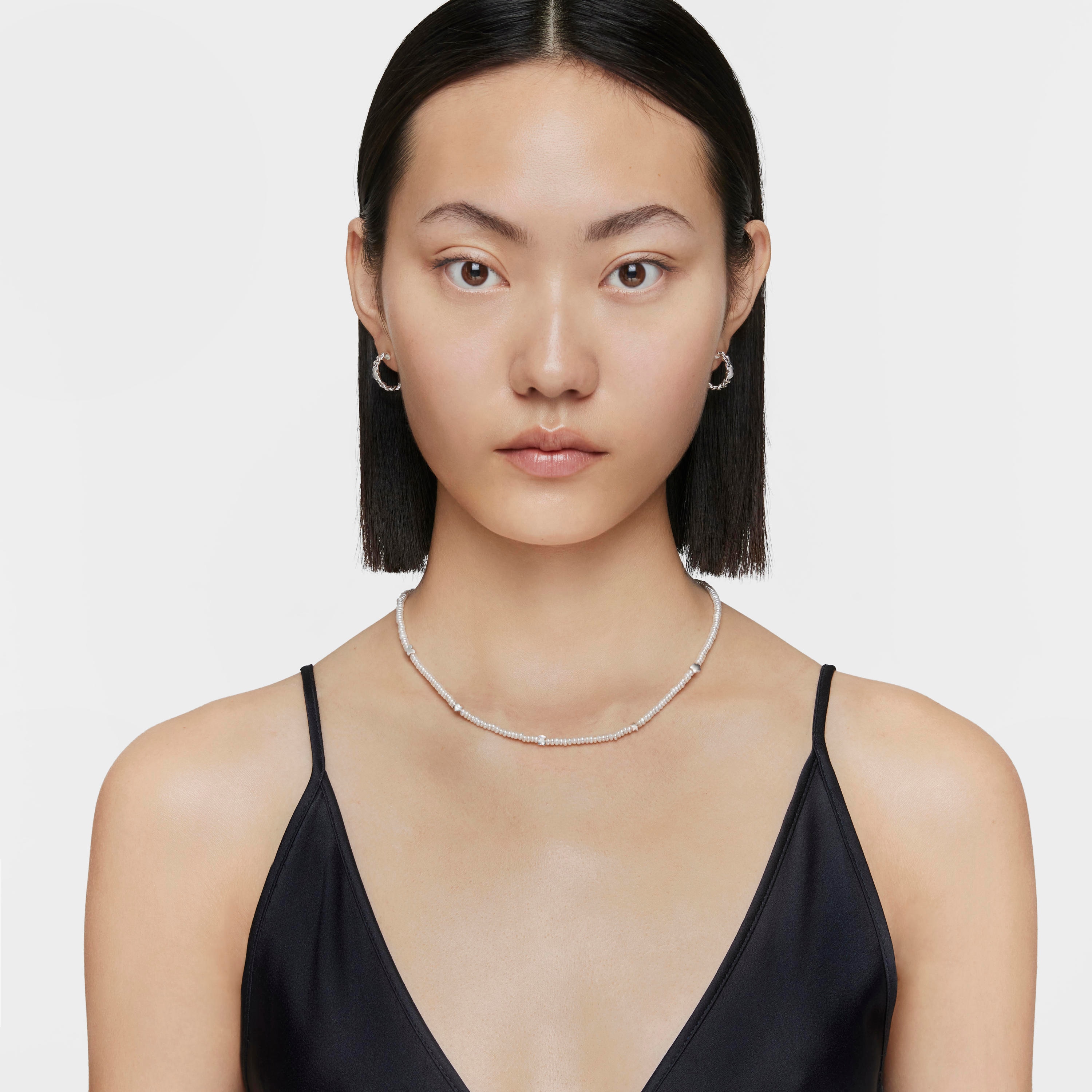 Short cultured pearl Necklace with motifs in silver Bold Motif