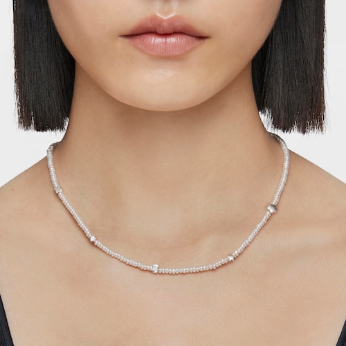 Collar corto con perlas cultivadas y motivos de plata Bold Motif