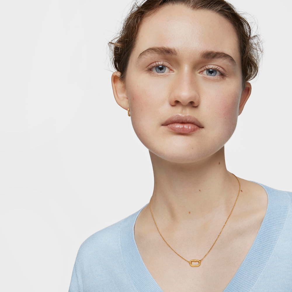 Short Necklace with 18kt gold plating over silver with ring Hold Oval