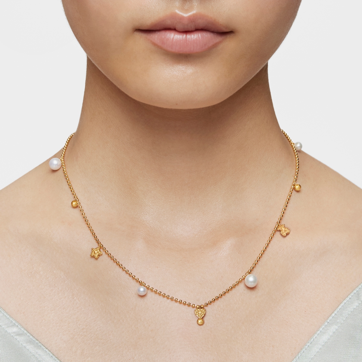 Collar corto con baño de oro de 18 kt sobre plata, perlas cultivadas y motivos TOUS Grain