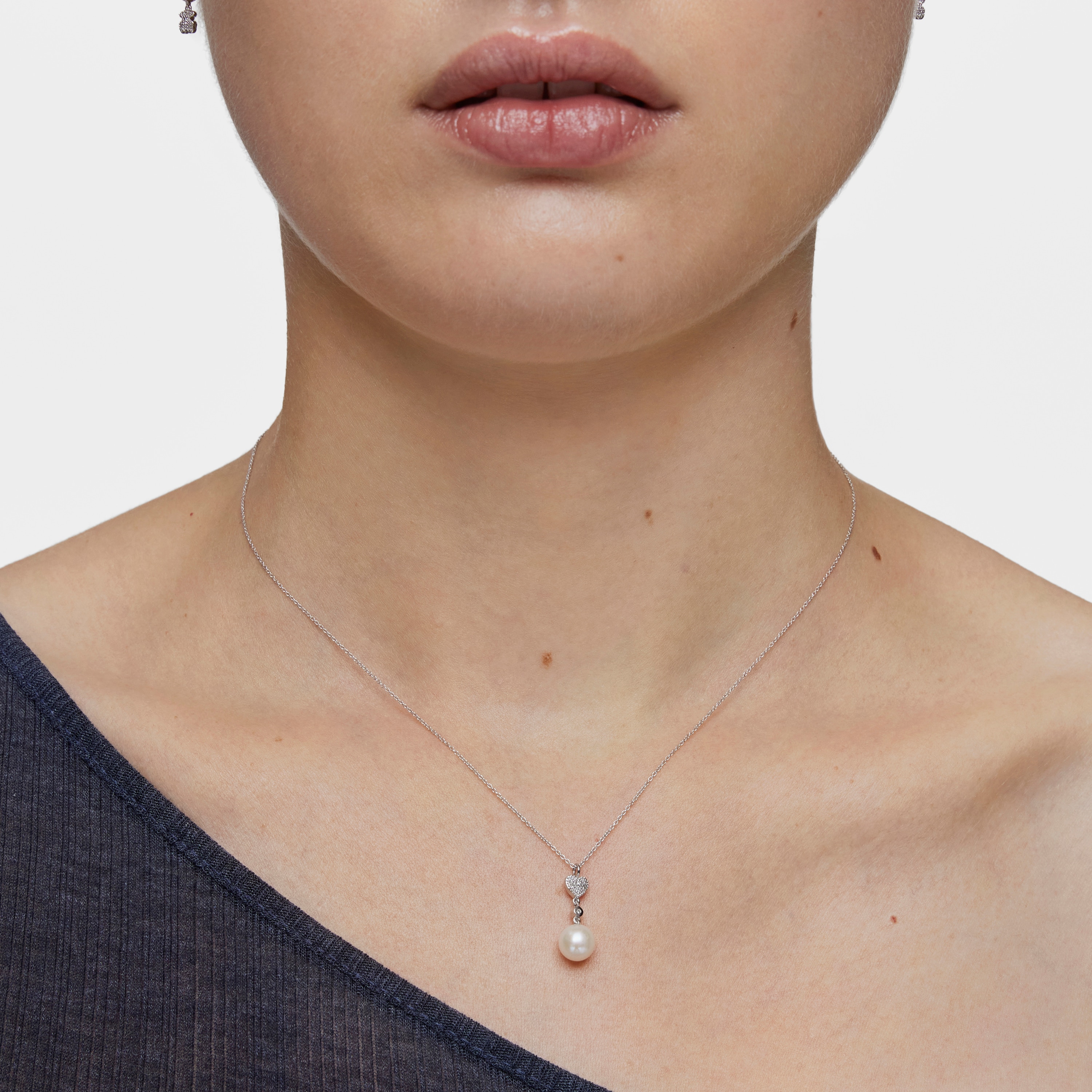 Short 18K white- gold heart Necklace with diamonds and cultured pearl TOUS Grain