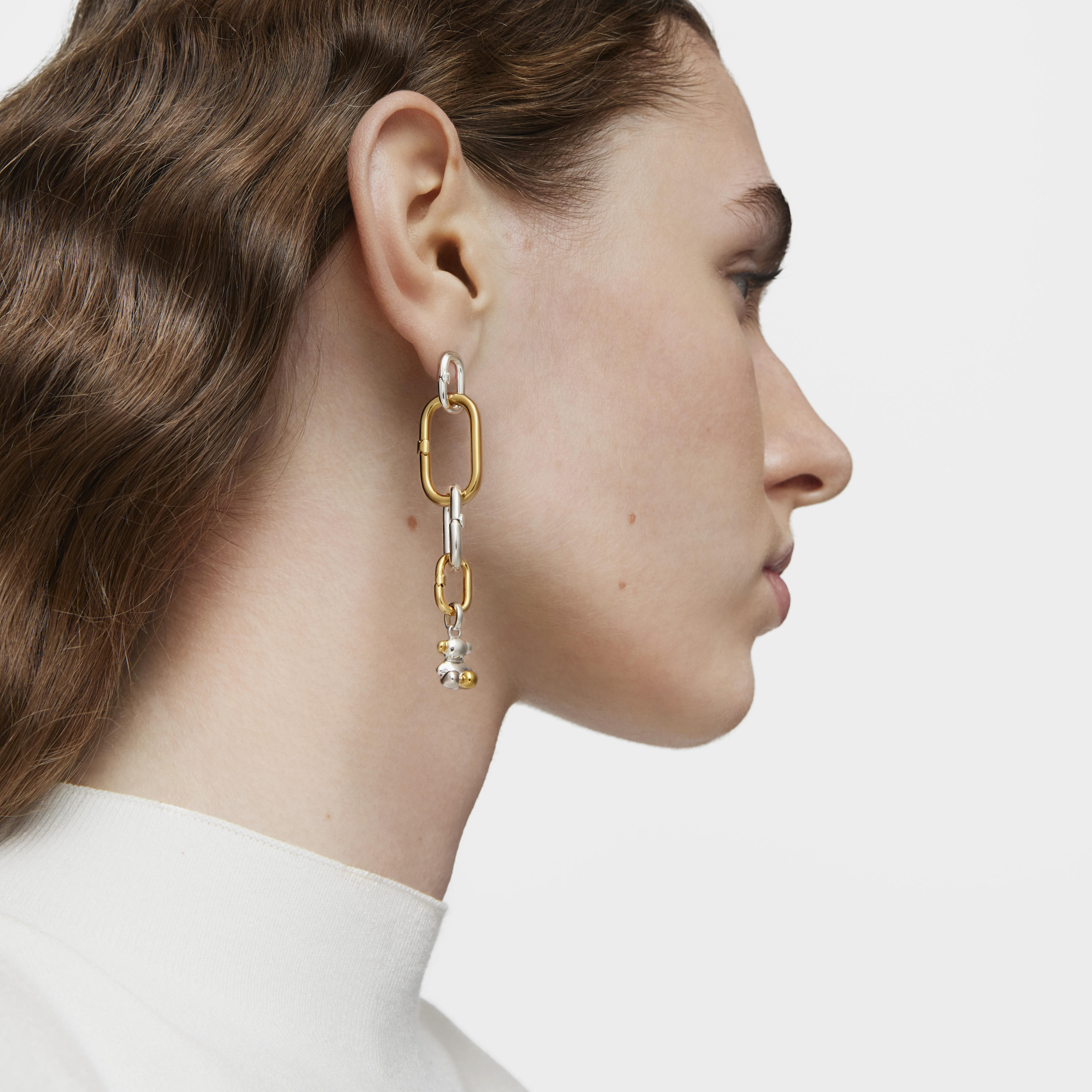 Small silver Earrings Hold Oval