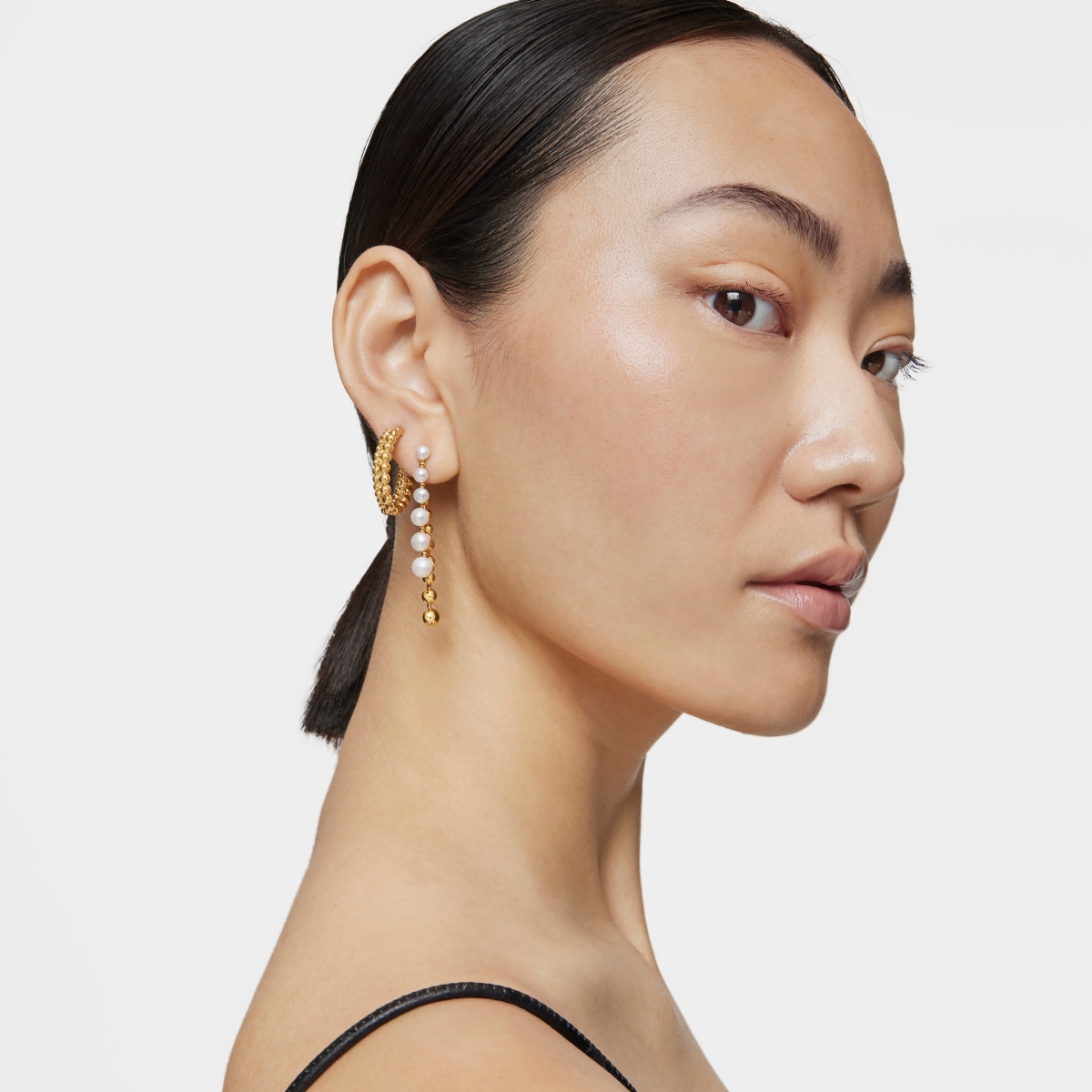 Long double Earrings with 18kt gold plating over silver and cultured pearls Gloss