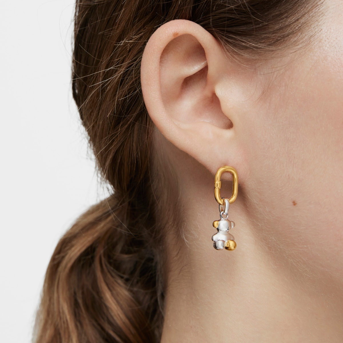 Small Earrings with 18kt gold plating over silver Hold Oval