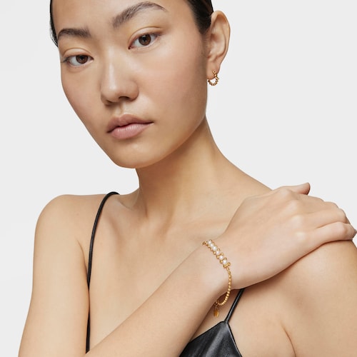 Pearl chain Bracelet with 18kt gold plating over silver and cultured pearls Gloss