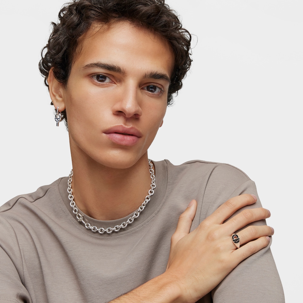 Sello de plata y esmalte negro TOUS MANIFESTO