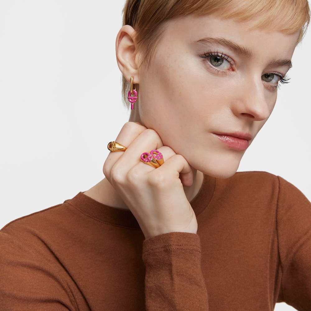 Sello con ba&ntilde;o de oro 18 kt sobre plata y esmalte fucsia TOUS MANIFESTO