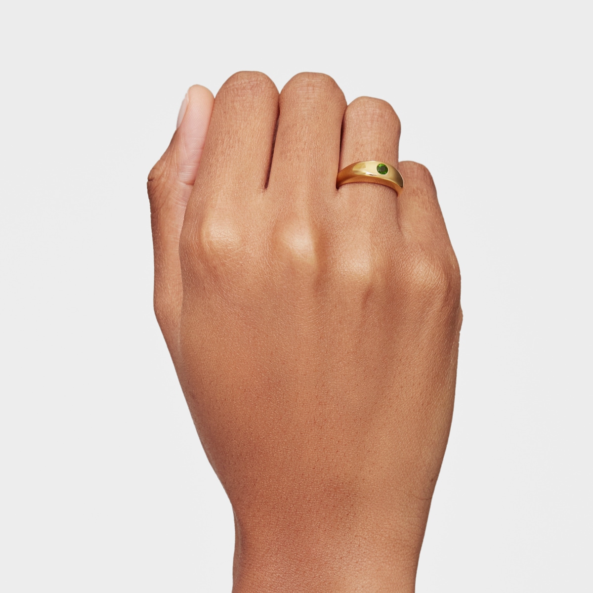 Anillo sello con baño de oro 18 kt sobre plata y cromo diópsido Basic Colors