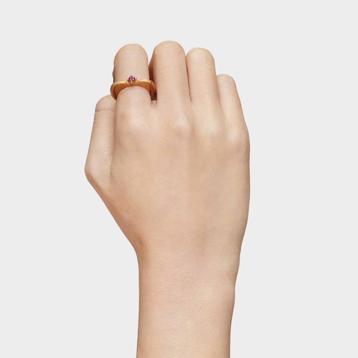 Anillo grande corazón con baño de oro 18 kt sobre plata y rodolita My Other Half