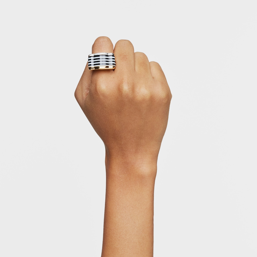 Zestaw dużych dwukolorowych pierścionk&oacute;w z motywem misia i czarnym acetatem My Other Half