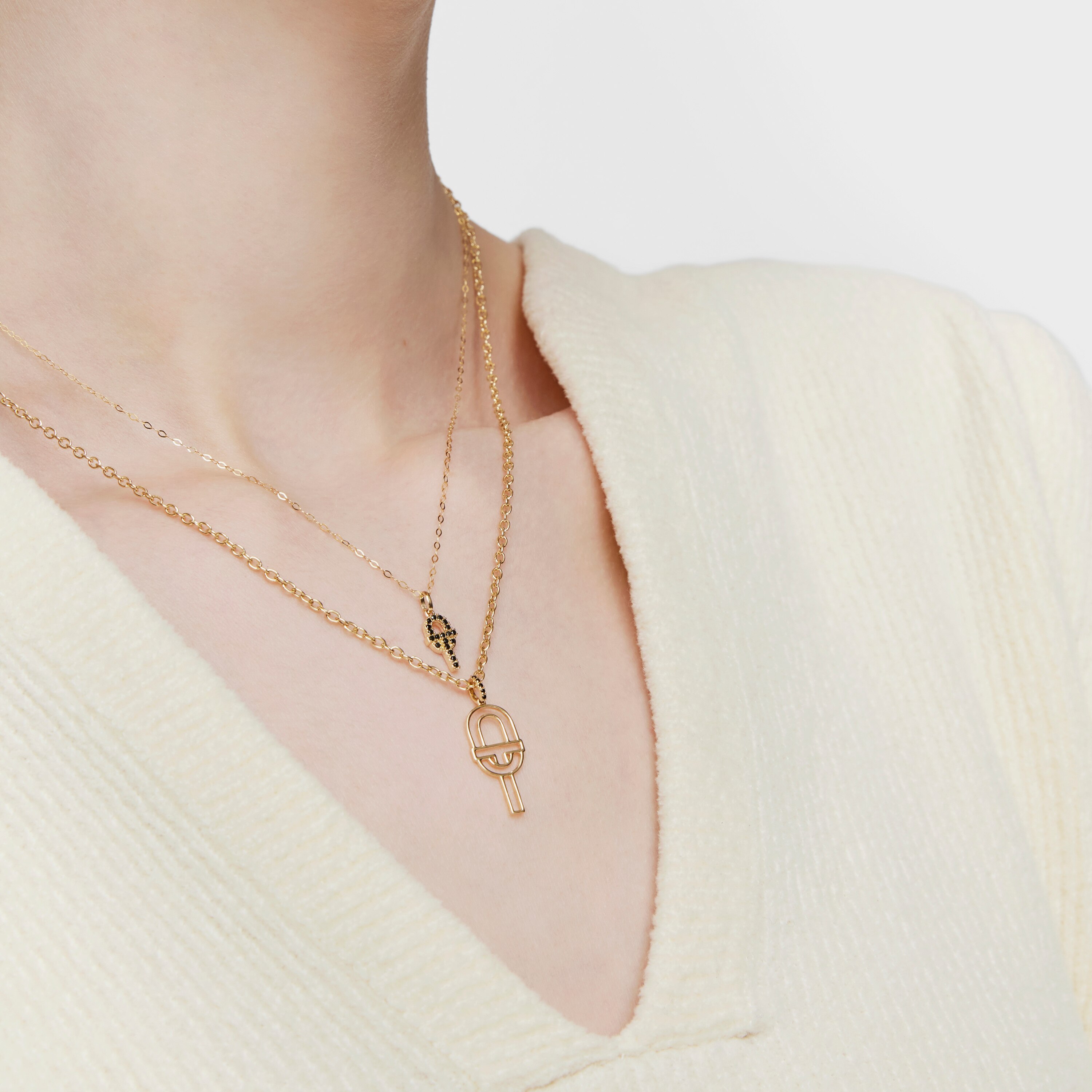 Medium 18K solid gold silhouette Pendant with spinels TOUS MANIFESTO