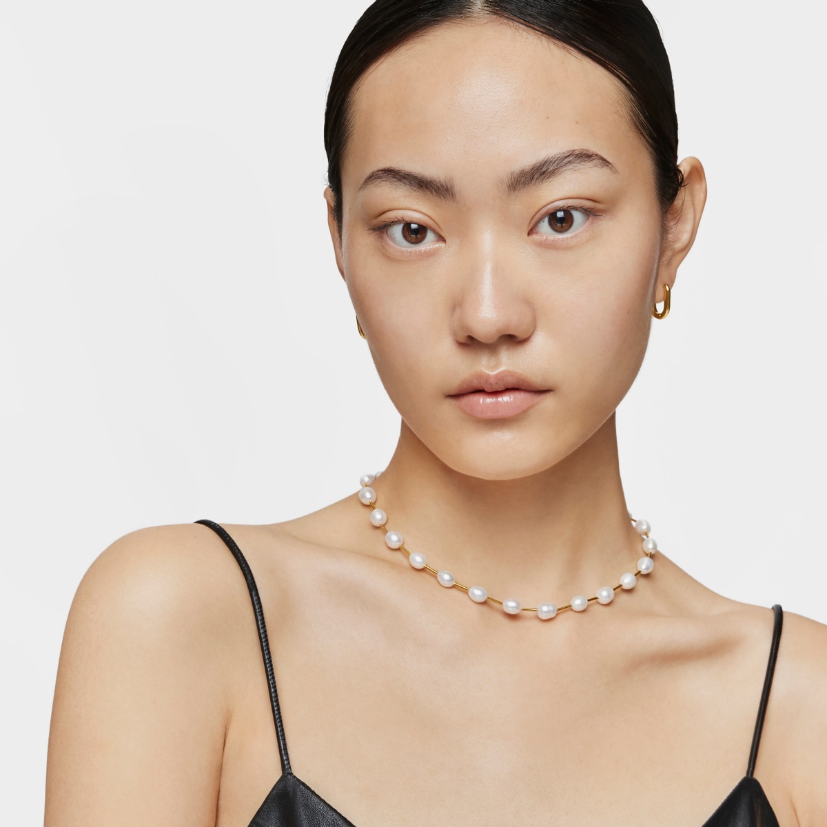 Tube Choker with 18kt gold plating over silver and cultured pearls Gloss