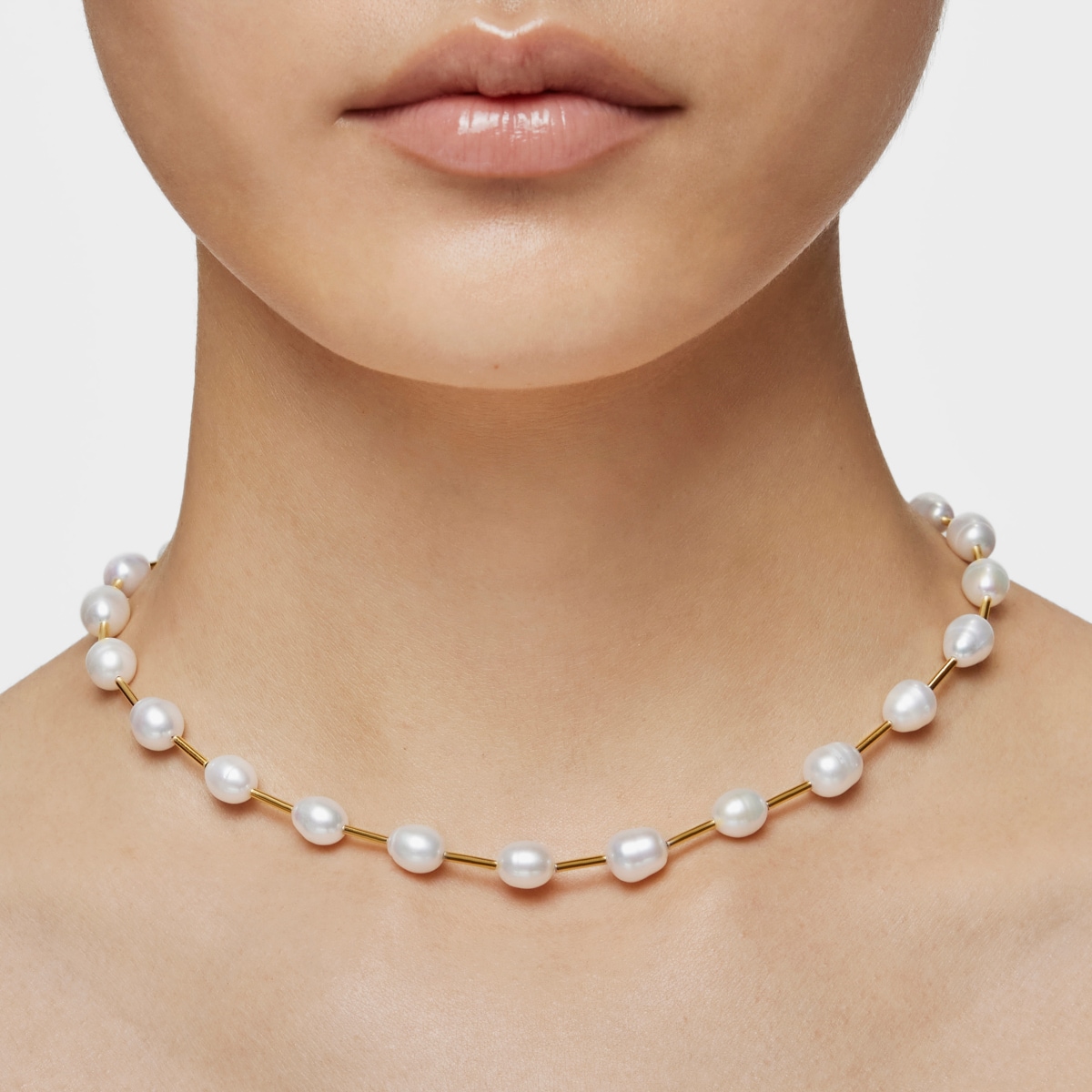 Tube Choker with 18kt gold plating over silver and cultured pearls Gloss