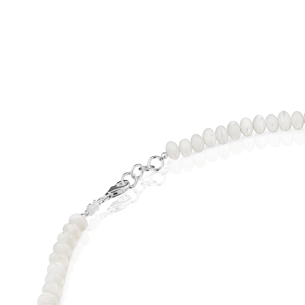 Short silver and mother-of-pearl Necklace Basic Colors Short silver and mother-of-pearl Necklace Basic Colors