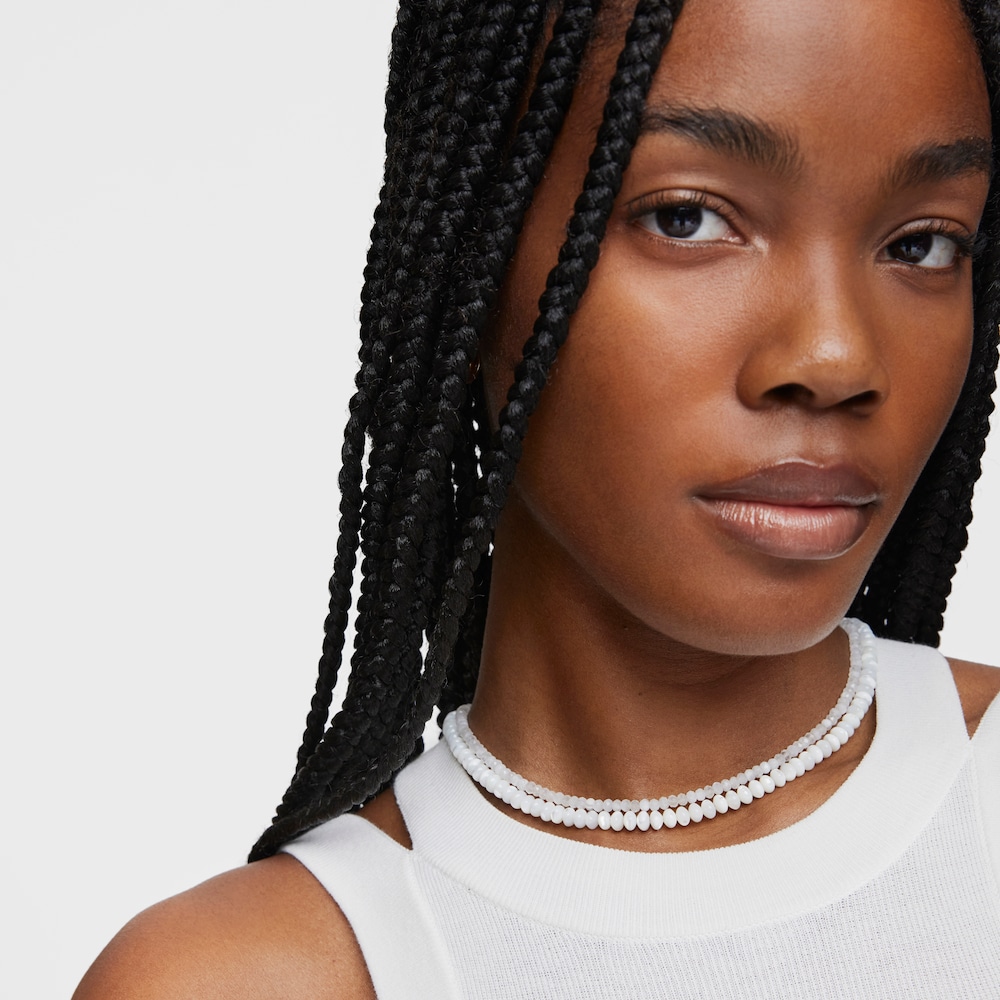 Short silver Necklace with moonstone Basic Colors