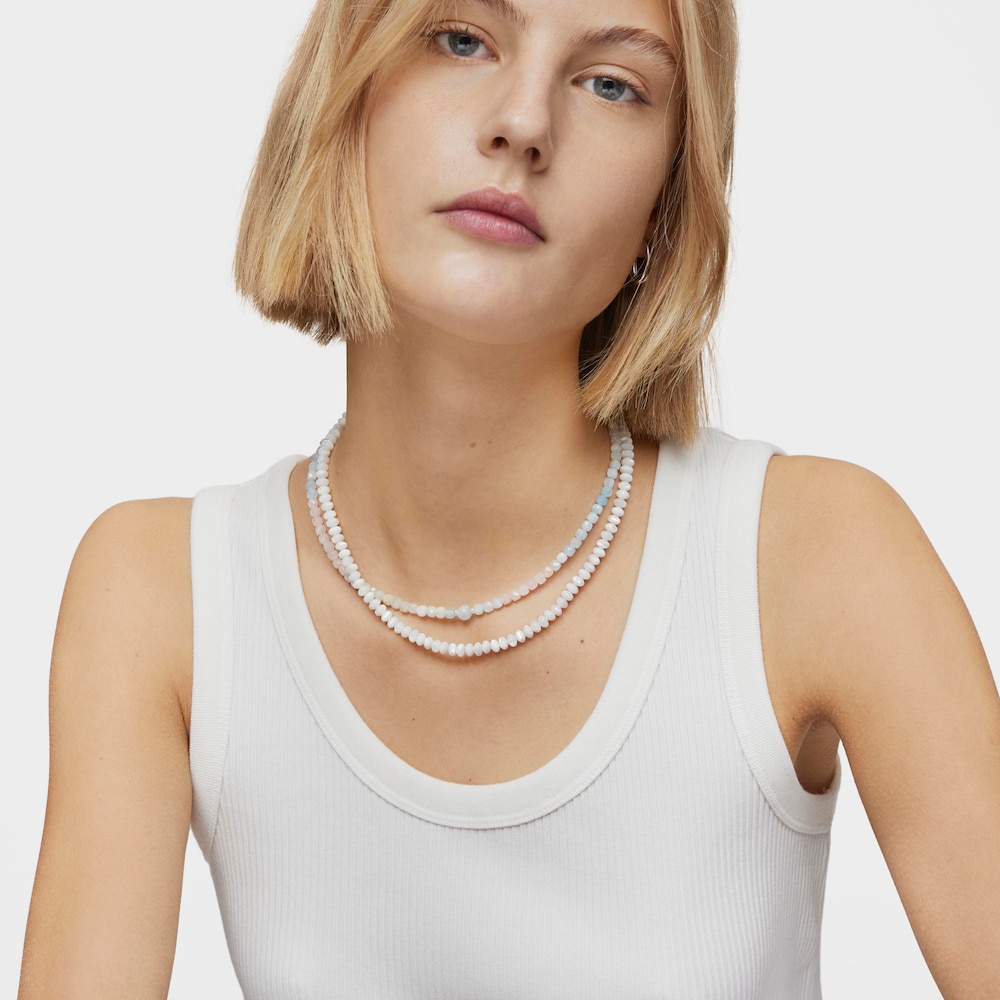 Short silver Necklace with multicolored beryllium Basic Colors