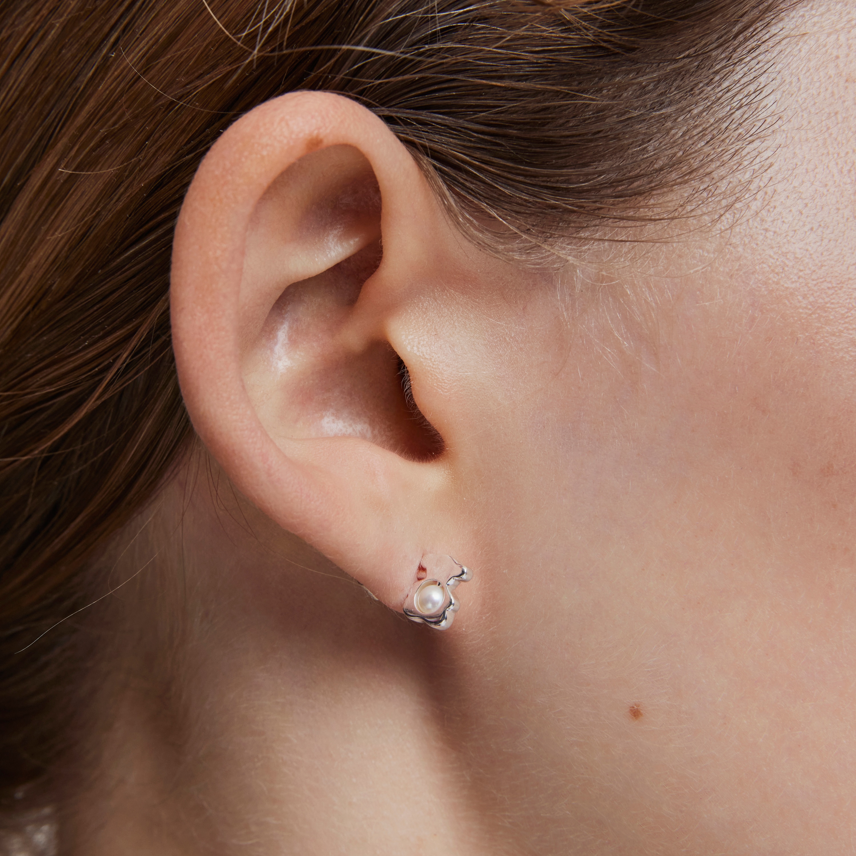 Small 8 mm silver bear Earrings with cultured pearls I-Bear