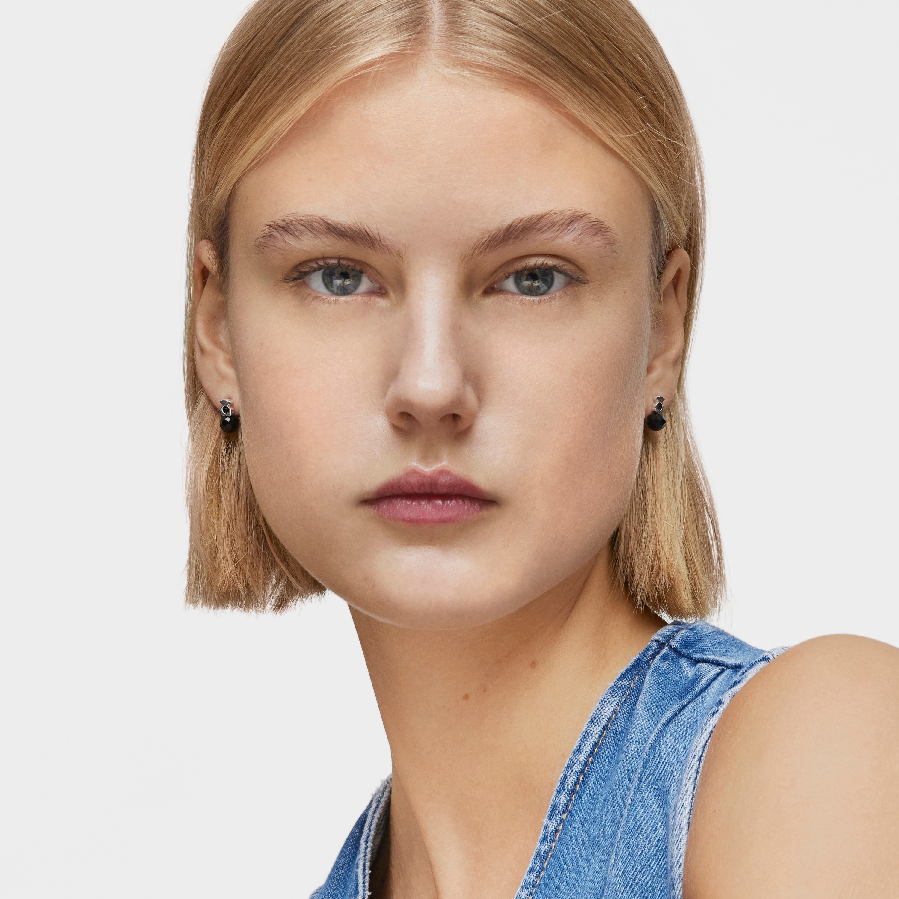 Small silver with onyx bear Earrings I-Bear