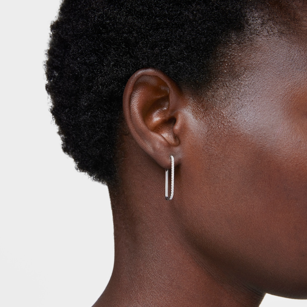Long oval hoop Earrings in white gold with diamonds Les Classiques
