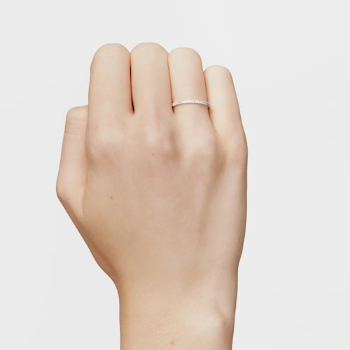 Anillo media alianza pequeña de oro blanco con diamantes Les Classiques