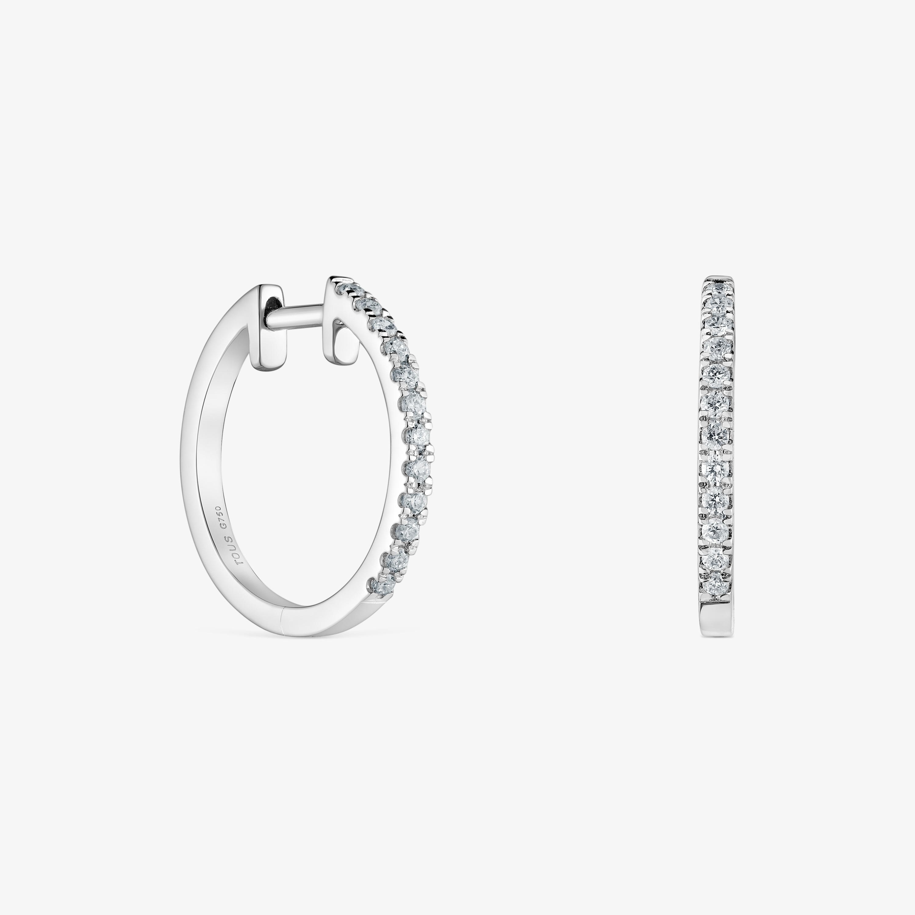 Short hoop Earrings in 18K white gold with 15 mm diamonds Les Classiques