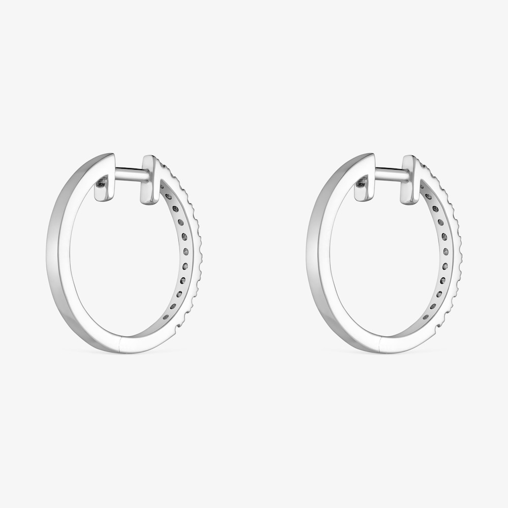 Kr&aacute;tk&eacute; kruhov&eacute; N&aacute;u&scaron;nice z&nbsp;b&iacute;l&eacute;ho zlata s&nbsp;diamanty o&nbsp;velikosti 15 mm Les Classiques