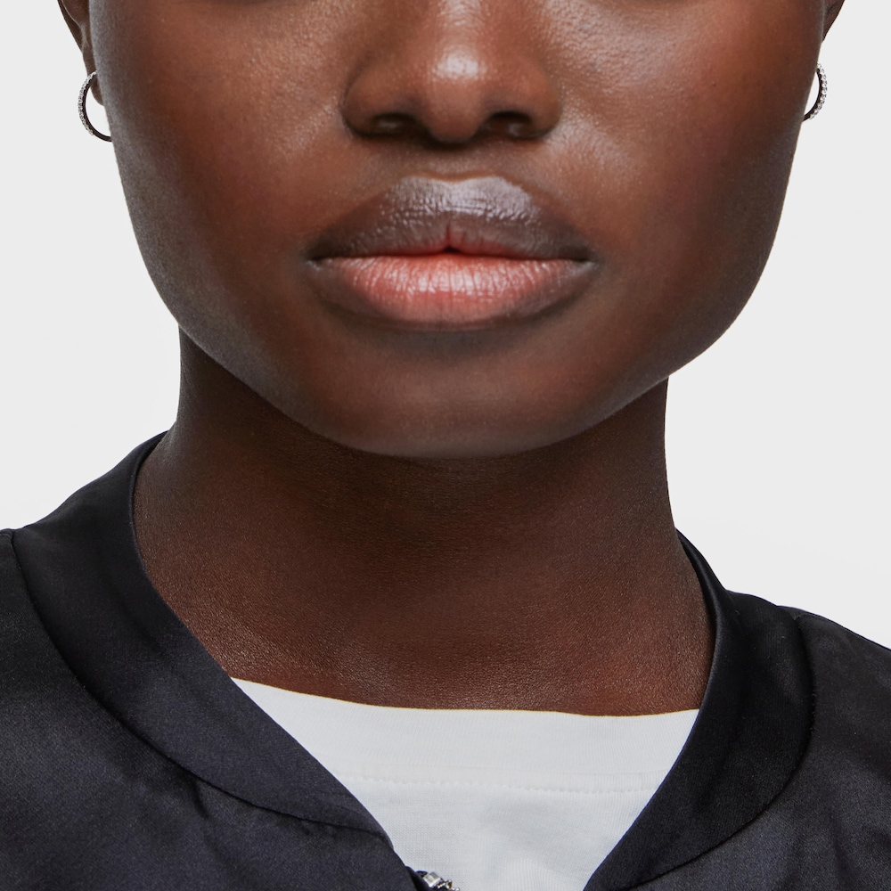 Kr&aacute;tk&eacute; kruhov&eacute; N&aacute;u&scaron;nice z&nbsp;b&iacute;l&eacute;ho zlata s&nbsp;diamanty o&nbsp;velikosti 15 mm Les Classiques