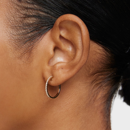 Short hoop Earrings in gold with 14 mm diamonds Les Classiques