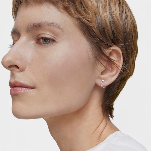 Medium short hoop Earrings in white gold with diamonds Les Classiques