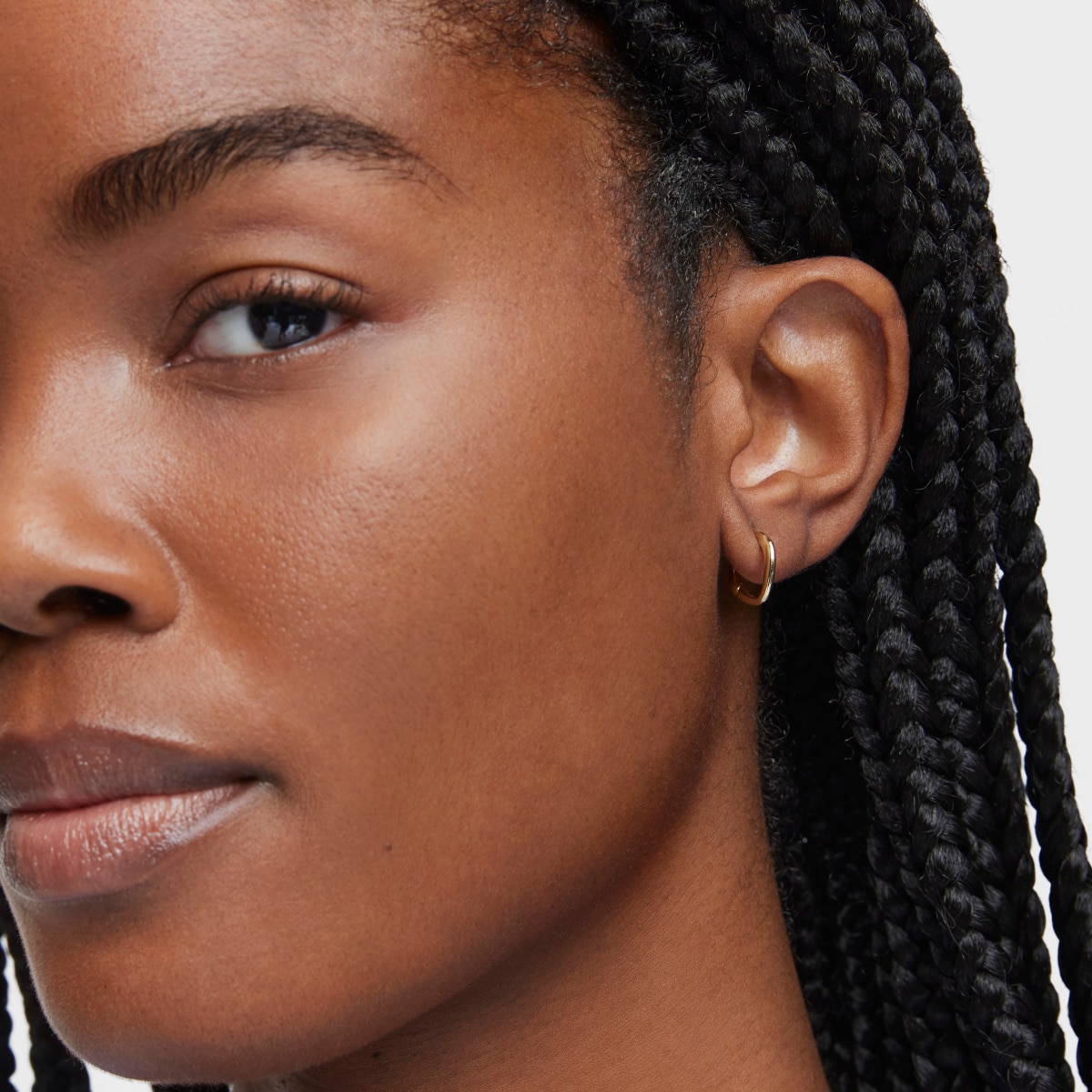 Short hoop pointed oval gold Earrings Basics