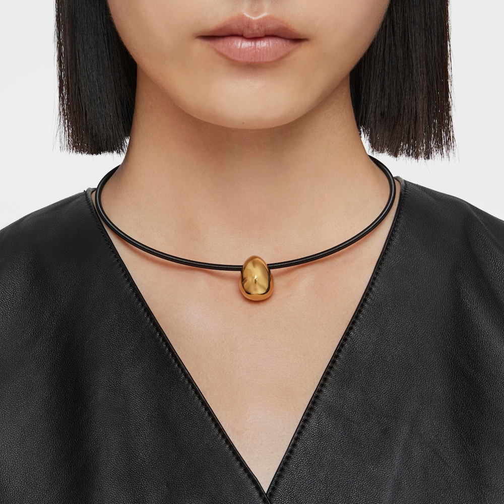 Kr&aacute;tk&yacute; N&aacute;hrdeln&iacute;k Mesh Tube ze zlata a čern&eacute; IP oceli s&nbsp;motivem slzy