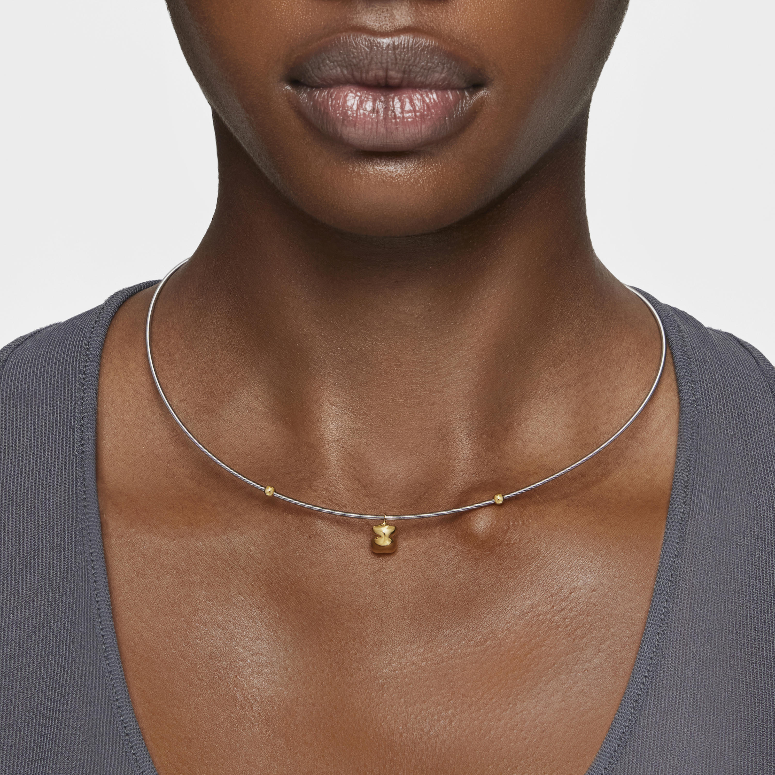 Short 18K solid gold and steel Necklace with bear motif Mesh Tube