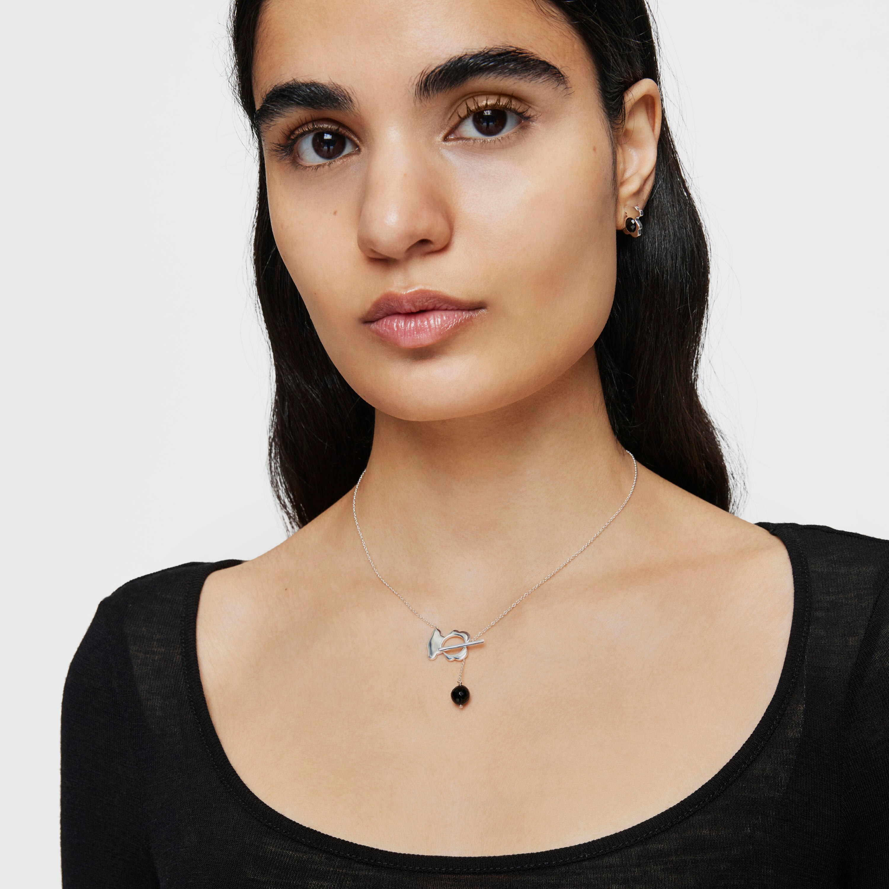 Short silver and onyx bear Necklace I-Bear