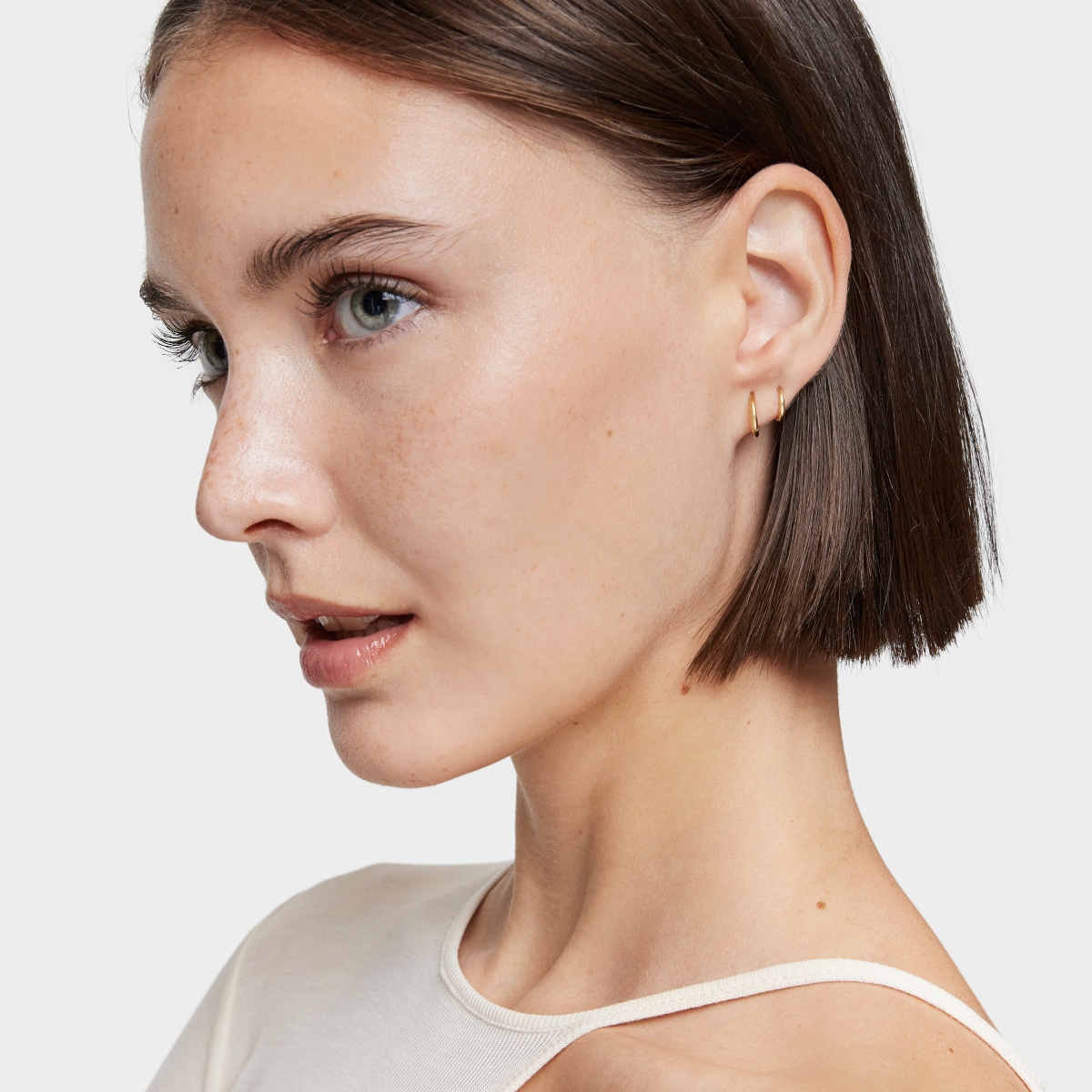 8 mm individual gold hoop Earring Basics