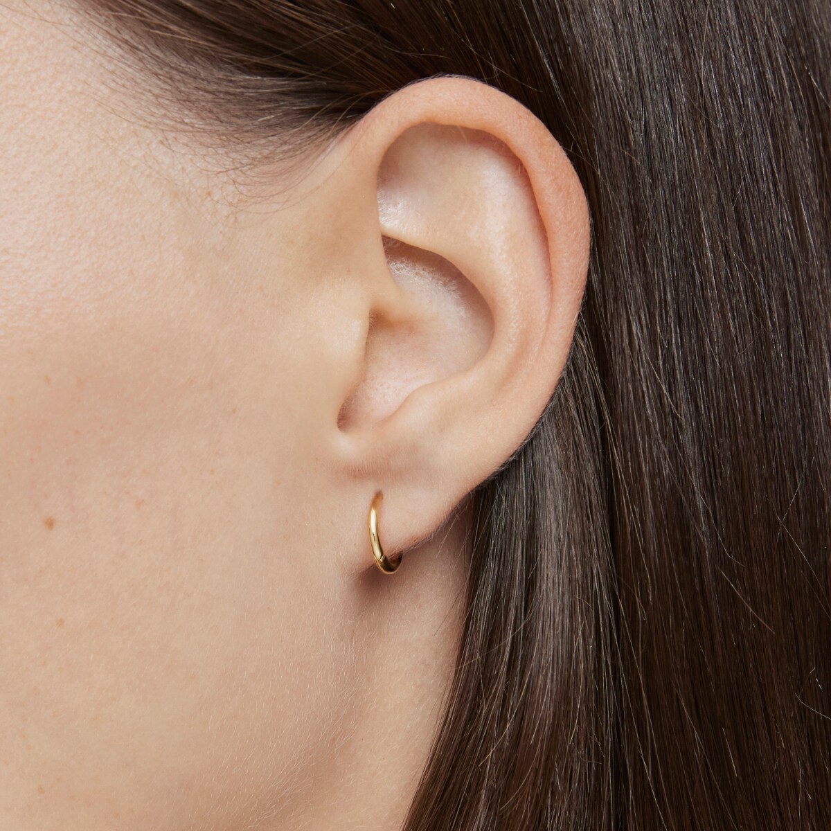 8 mm individual gold hoop Earring Basics