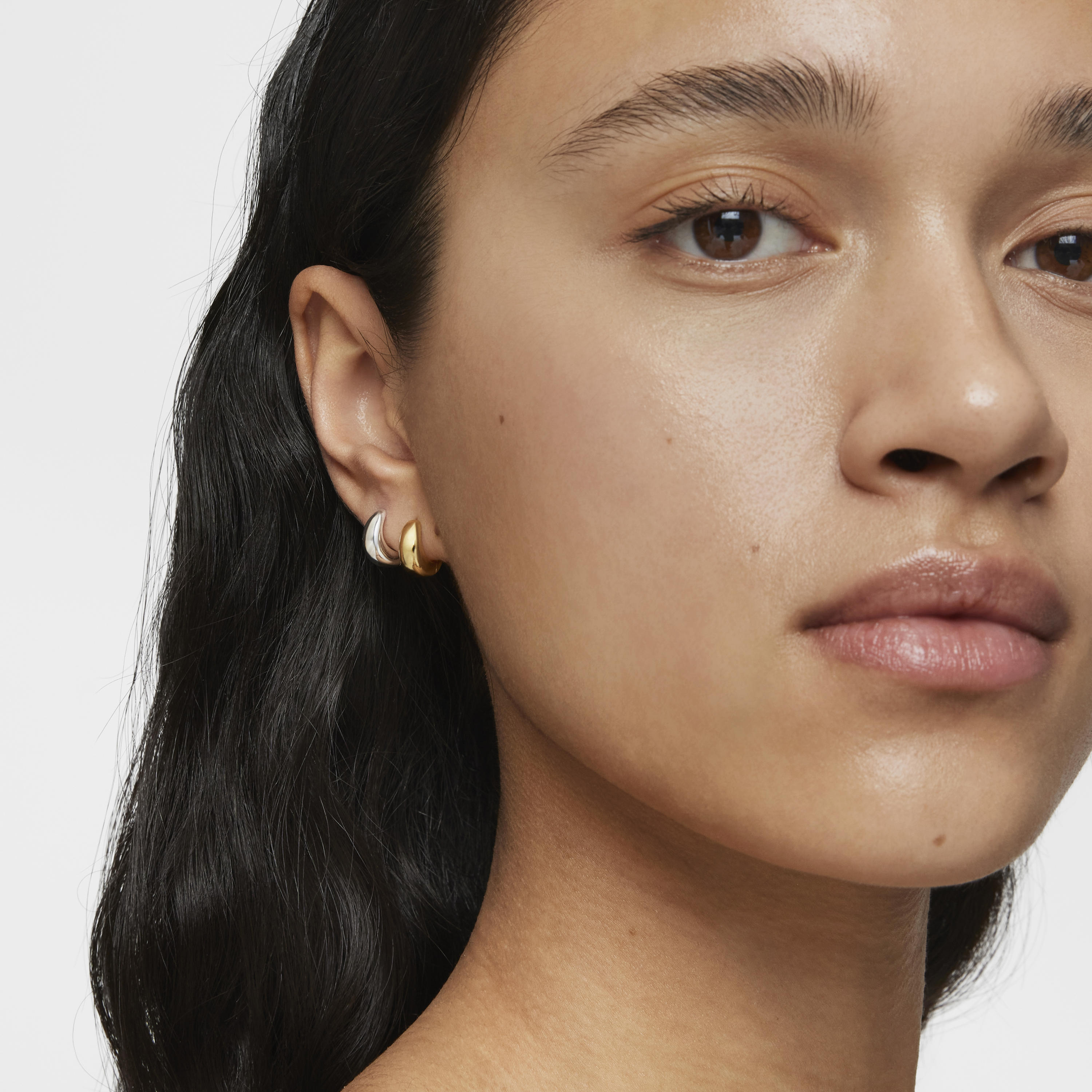 Short, thick Hoop earrings with 18kt gold plating over silver TOUS Basics