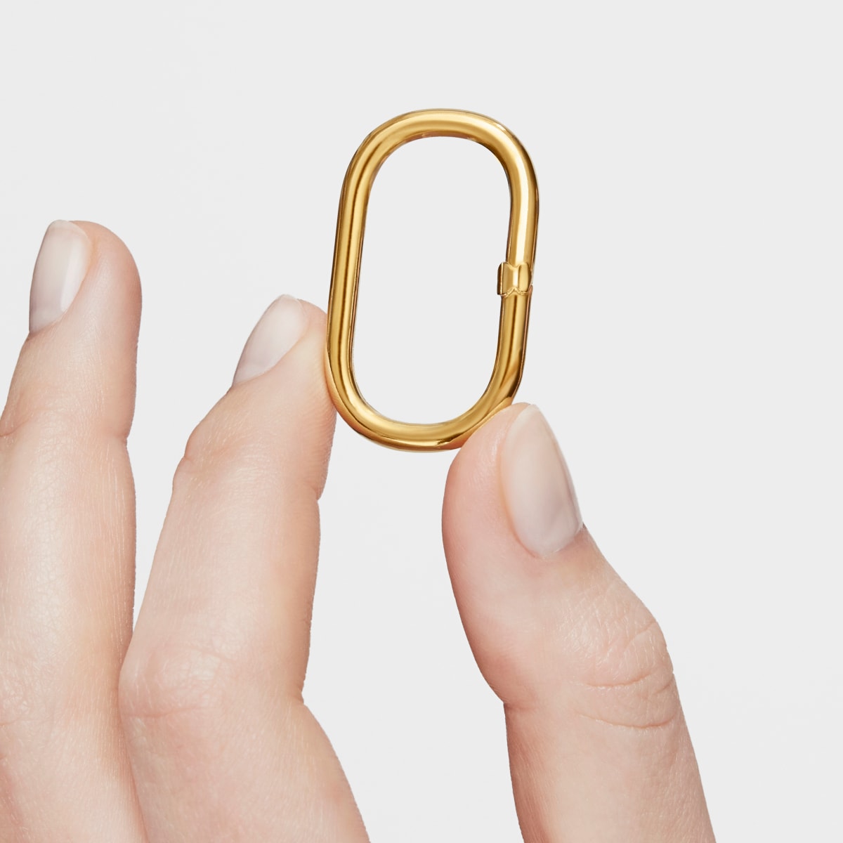 Extra-large Ring with 18kt gold plating over silver Hold Oval