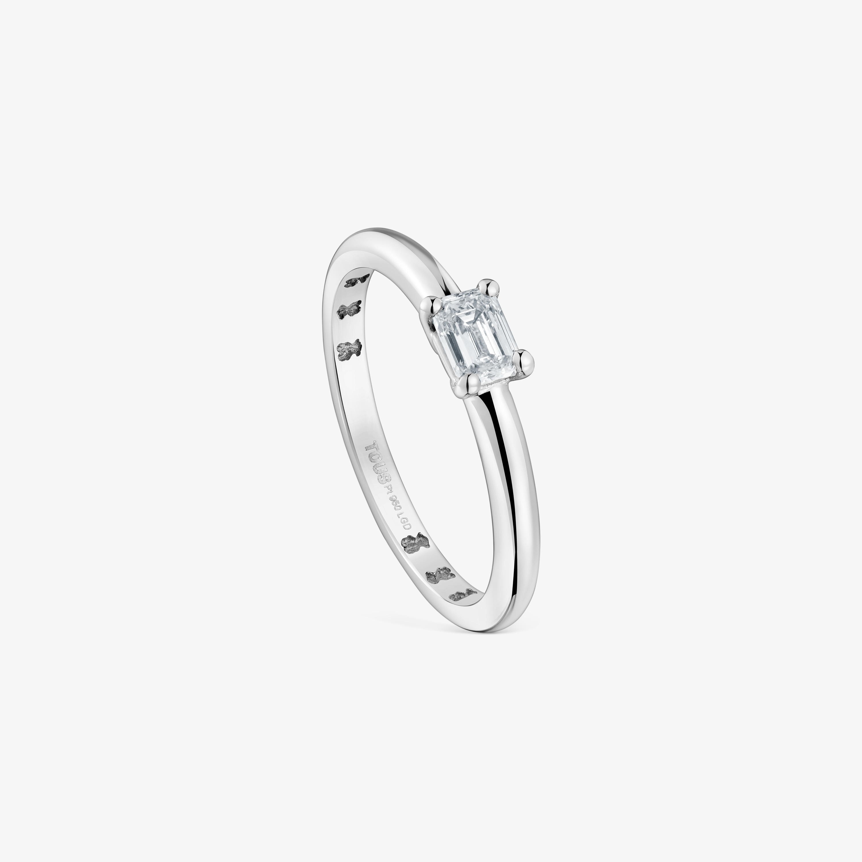 Platinum solitaire Ring with emerald-cut, lab-grown diamond Les Classiques LGD