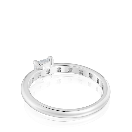 Platinum solitaire Ring with emerald-cut, lab-grown diamond Les Classiques LGD