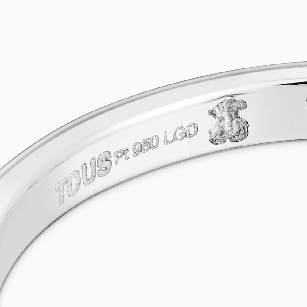 Platinum solitaire Ring with emerald-cut, lab-grown diamond Les Classiques LGD