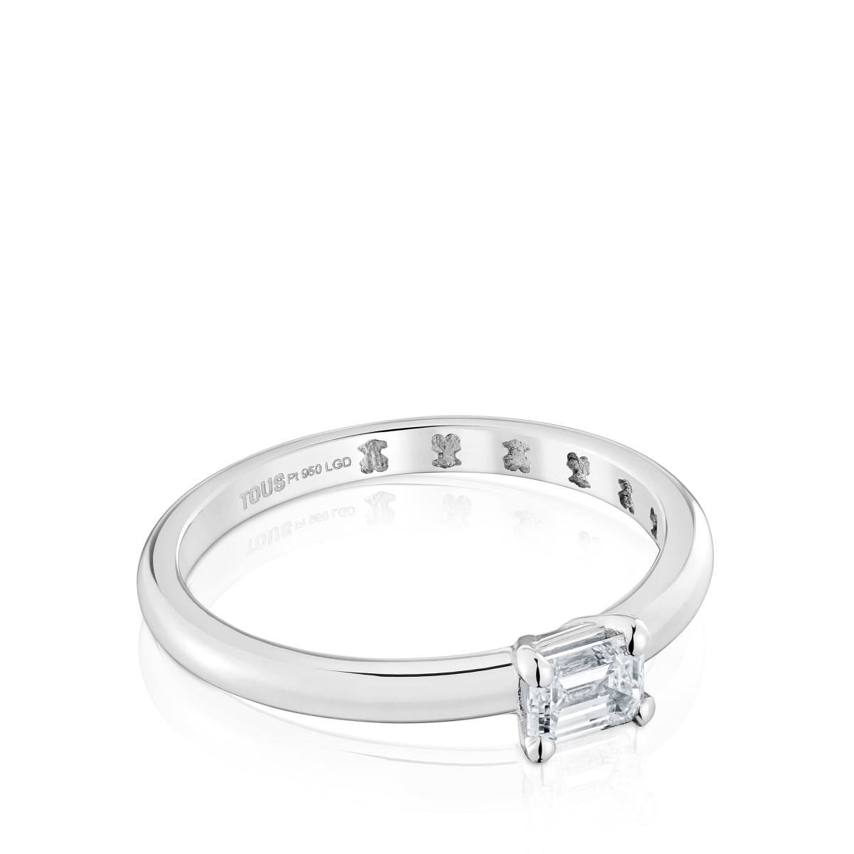 Platinum solitaire Ring with emerald-cut, lab-grown diamond Les Classiques LGD