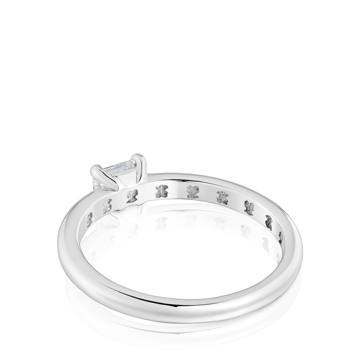Platinum solitaire Ring with emerald-cut, lab-grown diamond Les Classiques LGD
