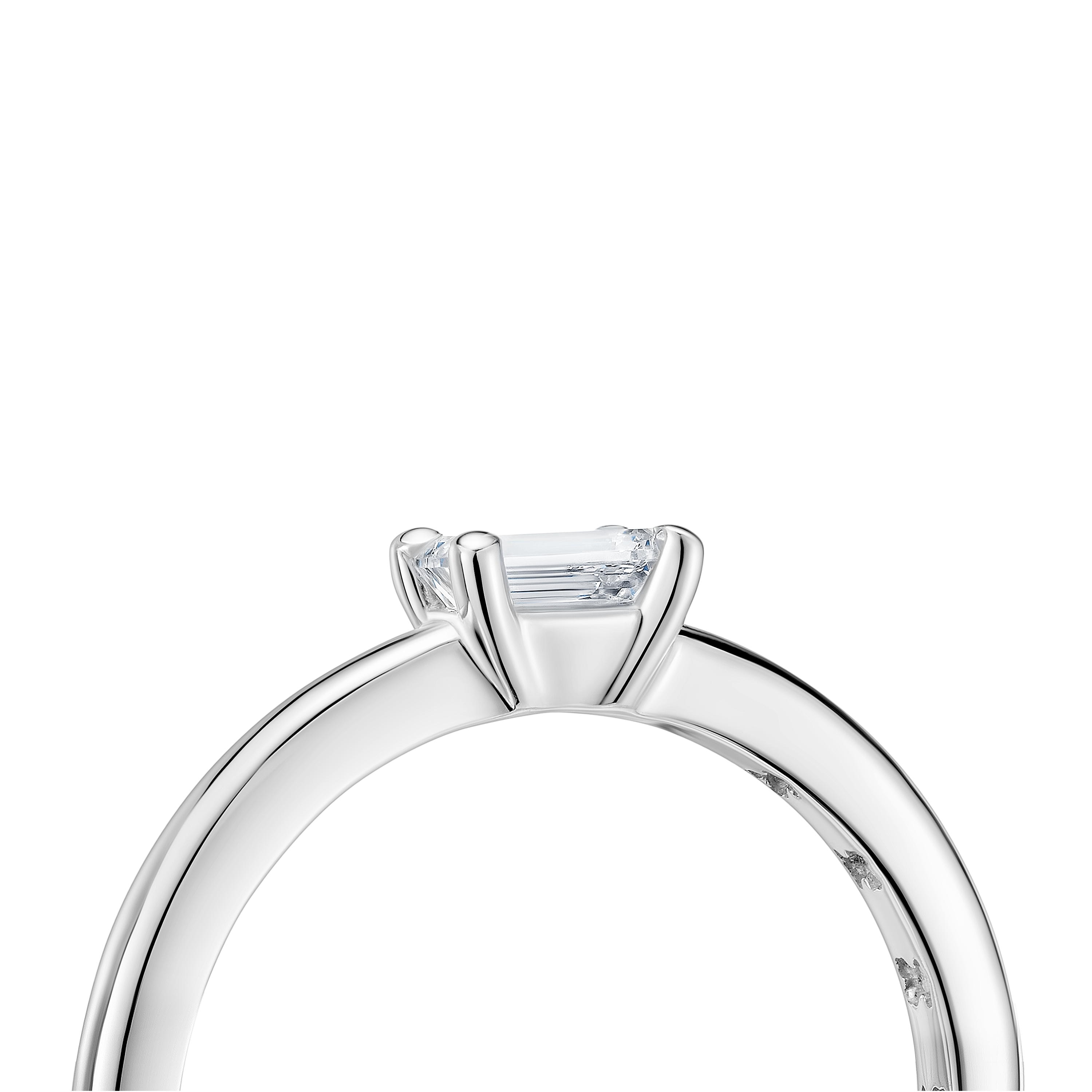 Platinum solitaire Ring with emerald-cut, lab-grown diamond Les Classiques LGD