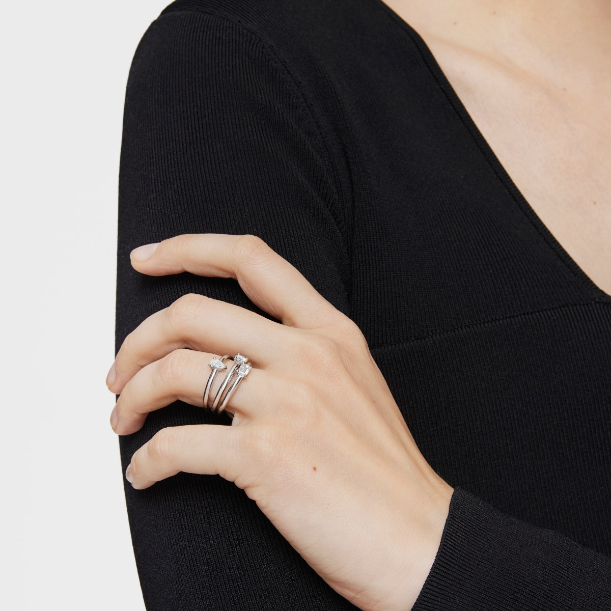 Platinum solitaire Ring with emerald-cut, lab-grown diamond Les Classiques LGD