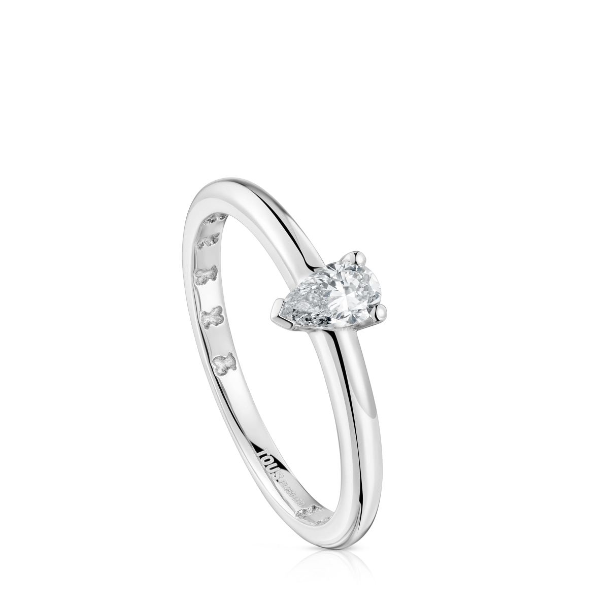 Platinum solitaire Ring with pear-cut, lab-grown diamond Les Classiques LGD