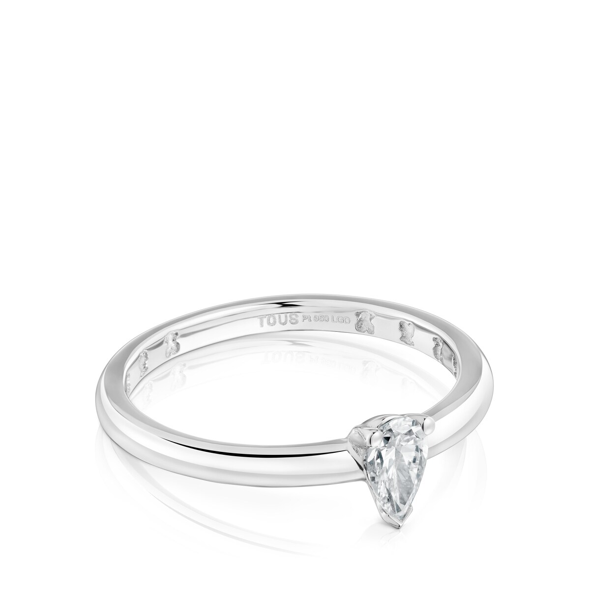 Platinum solitaire Ring with pear-cut, lab-grown diamond Les Classiques LGD