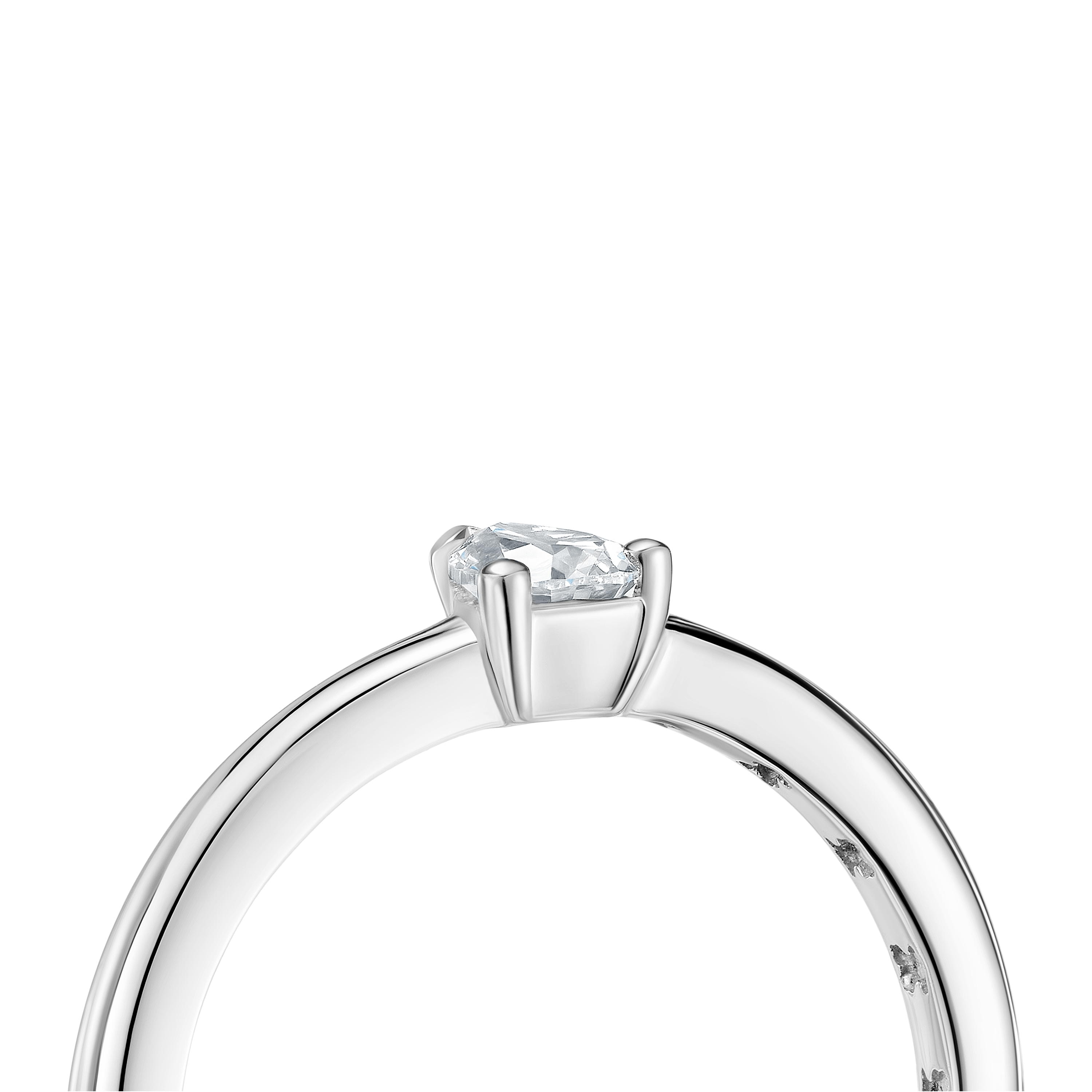 Platinum solitaire Ring with pear-cut, lab-grown diamond Les Classiques LGD