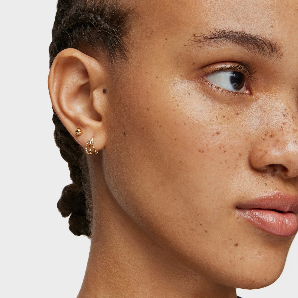 4 mm gold Earrings Basics
