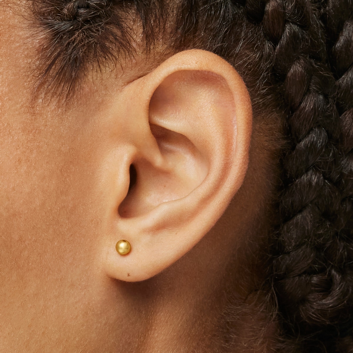 4 mm gold Earrings Basics